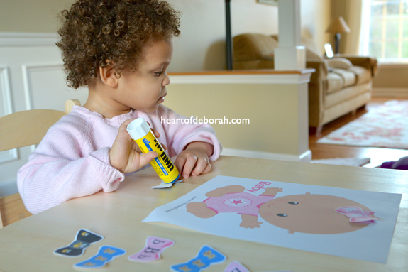 This letter b printable is a great children's activity for letter recognition and exposure to other early literacy skills. 