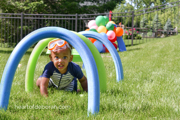 Looking for a fun children’s activity this summer? Make an obstacle course for kids in your own backyard! Here are 6 easy and fun obstacles for young kids to enjoy.