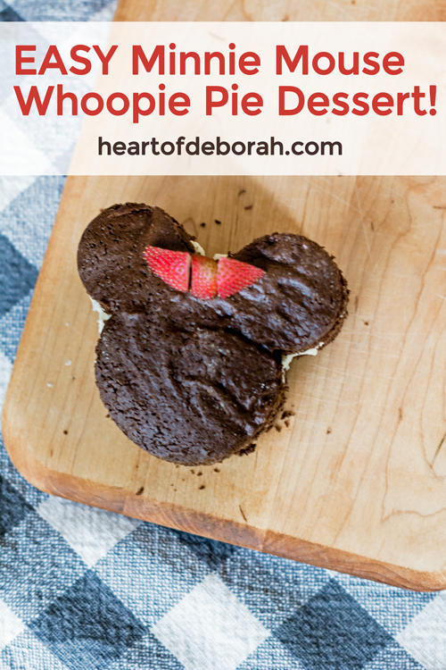 Do you love Disney and Mickey Mouse? Try making these easy and delicious whoopie pies in the shape of your favorite character! Easy Minnie Mouse Dessert