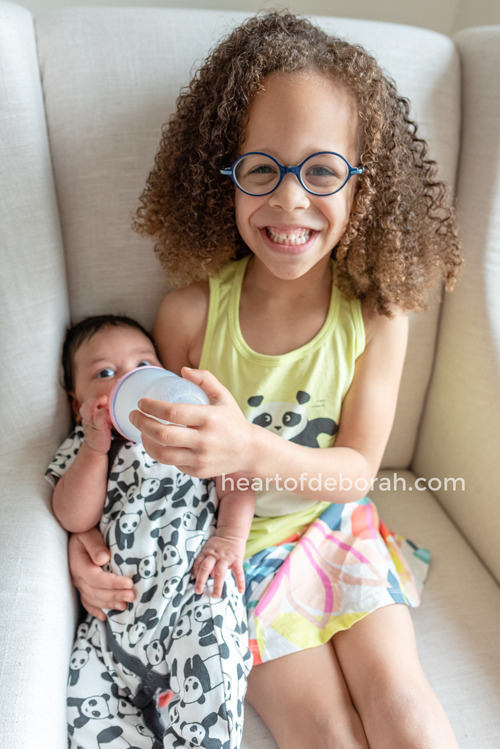 7 Meaningful Ways for Siblings to Bond with New Baby Sibling