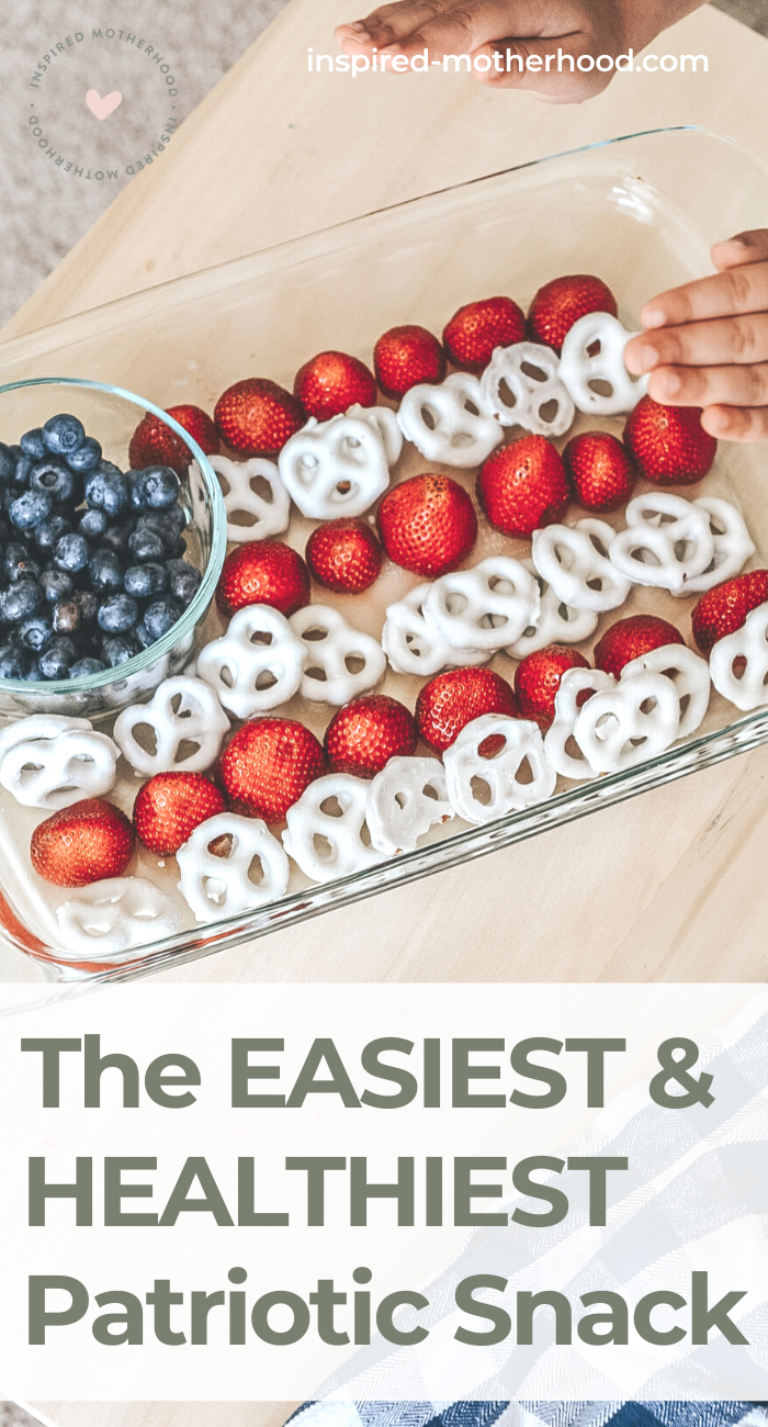 This is such a super easy snack to celebrate 4th of July with kids! A healthy snack option that kids will love to make in the kitchen.